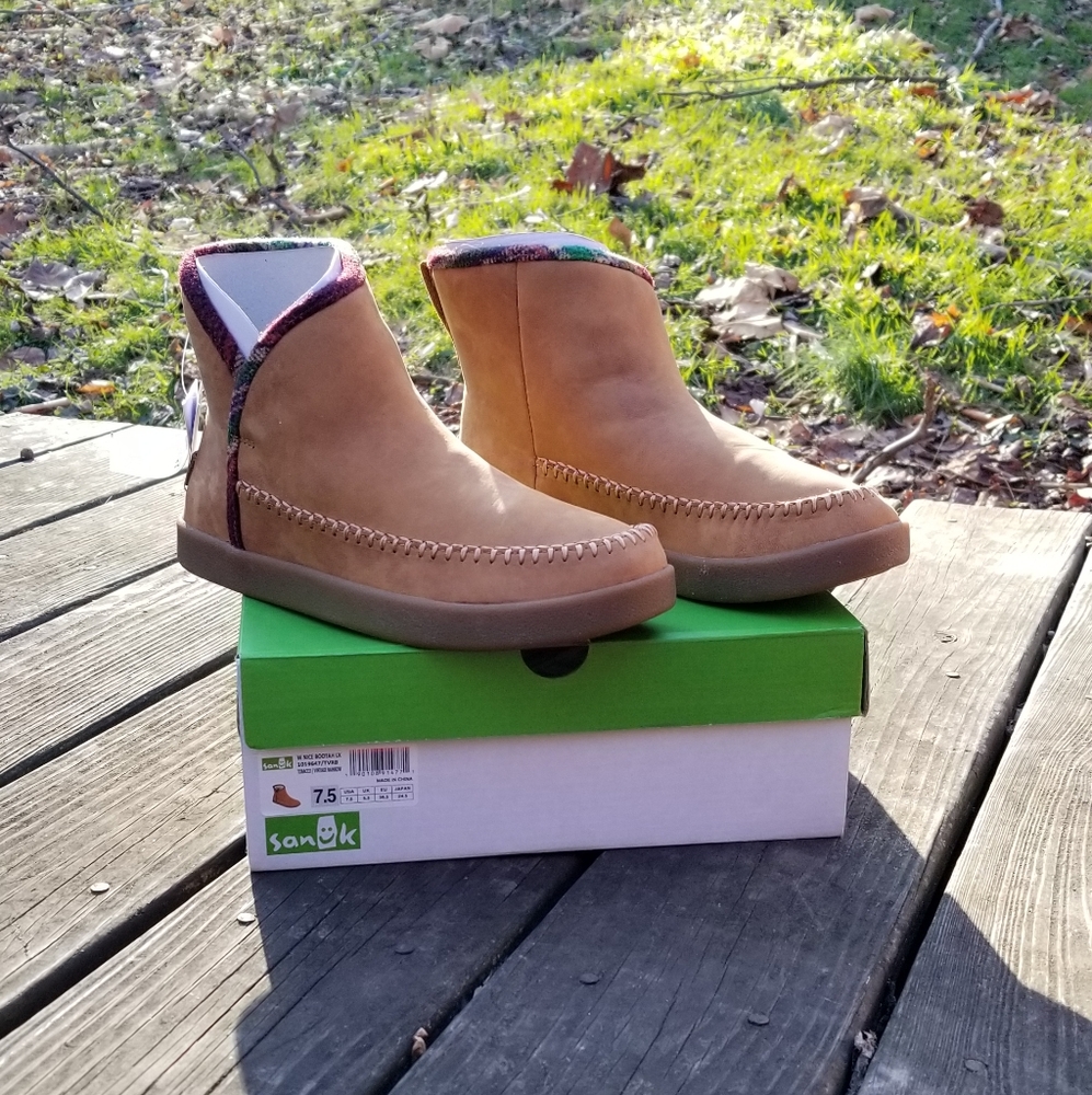 Sanuk Nice Bootah boots